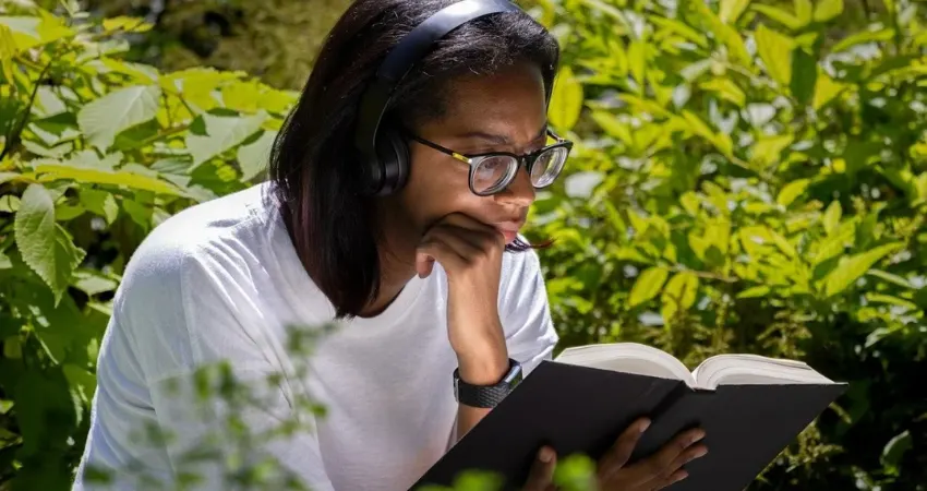 girl with book reader
